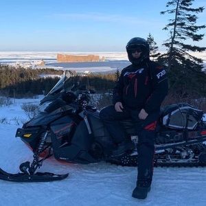 Meet your Posher, Guy